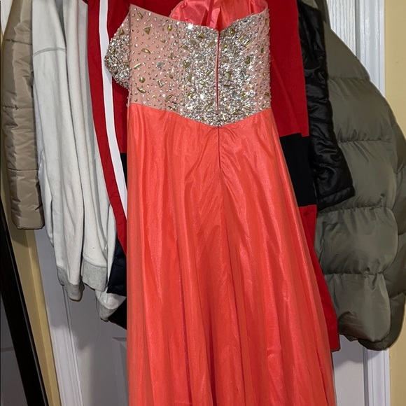 Coral sweetheart neckline elegant gown - Picture 7 of 8